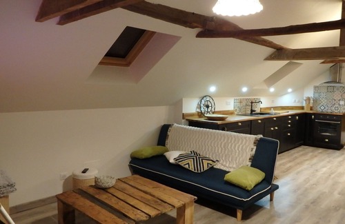 Bagneres-de-Luchon Casa | Granero espacioso, cómodo para la estancia familiar. Lugar con encanto, terraza exterior.