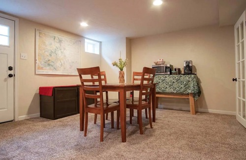 Baker Apartamento | Spacious Basement Apartment in Historical Baker