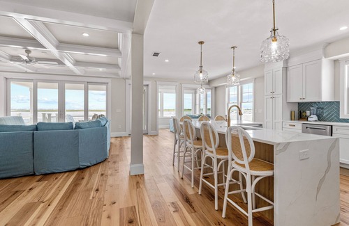 Beach Haven Casa | Spacious Bayfront Home with Pool