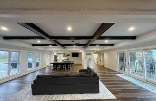Sturgeon Bay Casa | Spacious Bayside Retreat in Door County. All the views and not the traffic.