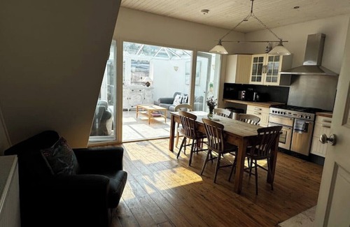 Bognor Regis Casa | Spacious beach bungalow, less than 5 minutes walk to the beach