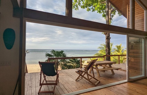 Roatan Casa | Spacious Beach Front Home - Swim, Snorkel, Dive, Paddle, at your doorstep!