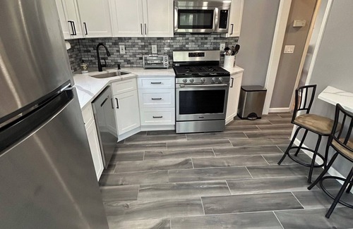 Normandy Beach Casa | Spacious Beach House located 1 Block from the Beach