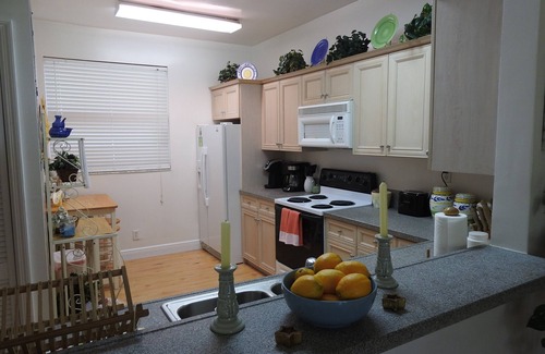 Freeport Casa | Spacious beachfront house, short drive to dining and shopping.