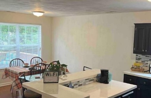 Bayview Casa | Spacious Beachfront Home- Promo Deal on longer stays!