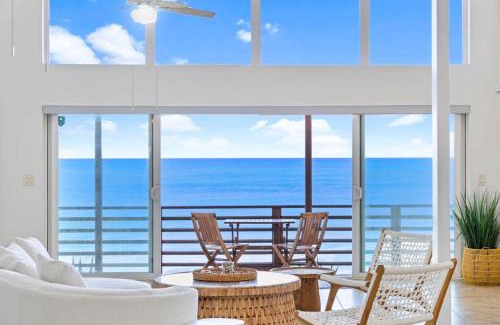 Maili Casa | Spacious Beachfront in Oahu
