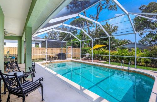 Naples Park Casa | Spacious Beautiful 4 Bed 3 Bath Pool Near Beach