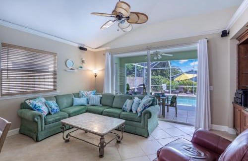 Naples Park Casa | Spacious Beautiful 4 Bed 3 Bath Pool Near Beach