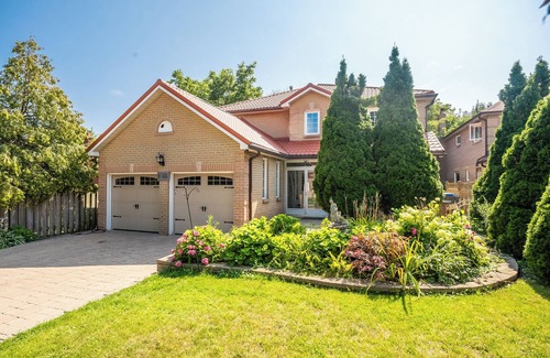 Lakeview Casa | Spacious Beautiful House in Mississauga, 15 minutes from Toronto PRIME LOCATION!