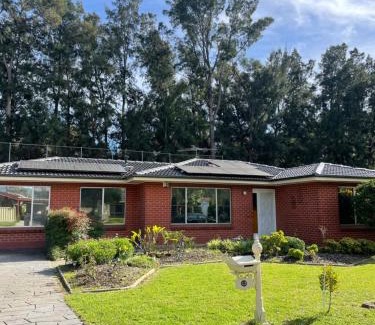 Campbelltown Casa | Spacious Beautiful Room