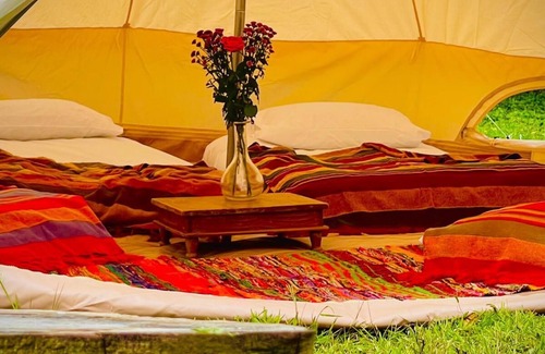 Gilmerton Alquiler De RV | Spacious Bell Tent Nestled in Our Orchard Field at Edinburgh Festival Glamping!