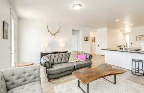 Bellemont Casa | Spacious Bellemont Cabin with Jacuzzi and Mtn View!