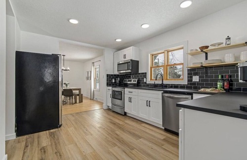 Crosby Casa | Spacious Bike-friendly Home: Fire Pit, Rainfall Shower