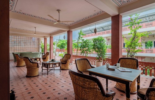 Adarsh Nagar Apartamento | Spacious boutique hotel-suites in jaipur city centre with a lovely pool