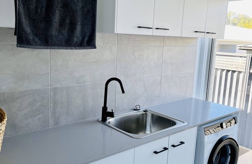 Lake Cathie Casa | Spacious brand new family home 200m from Rainbow Beach