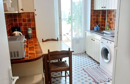 Saint Philippe Apartamento | SPACIOUS , BRIGHT 2BR APT 20 METER TERRACE BEACH RESTAURANTS PARKING