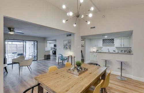 Dallas Casa | Spacious Bright and Modern Home with Pool