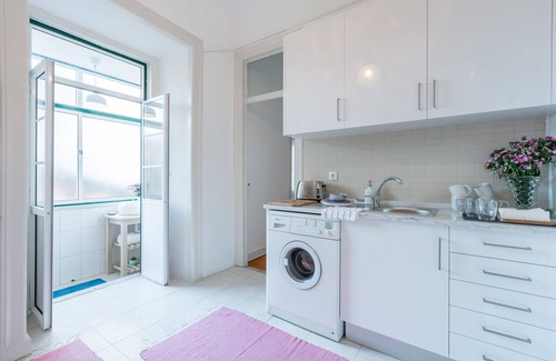 Alfama Apartamento | Spacious, Bright and Sunny Apartment, By TimeCooler