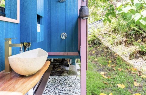 Pahoa Otro | Spacious, Bright, Jungle retreat