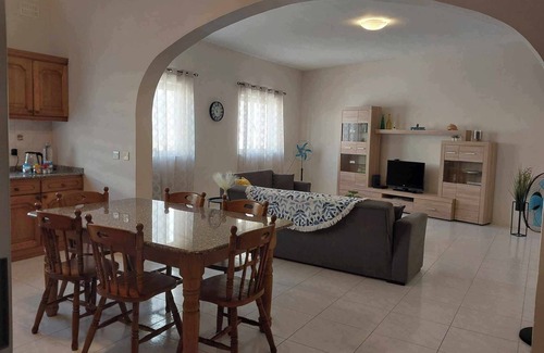 Marsaxlokk Apartamento | Spacious & Bright - Nr41 Holiday Apartment - Malta South Coast
