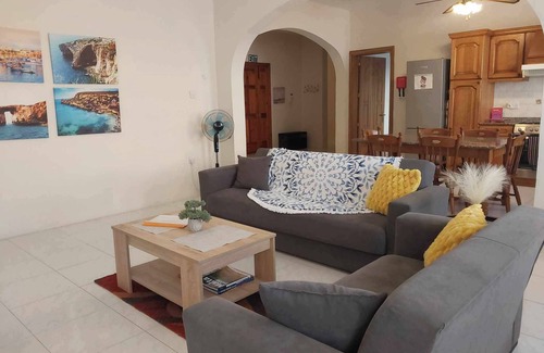 Marsaxlokk Apartamento | Spacious & Bright - Nr41 Holiday Apartment - Malta South Coast