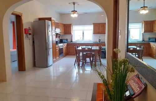 Marsaxlokk Apartamento | Spacious & Bright - Nr41 Holiday Apartment - Malta South Coast