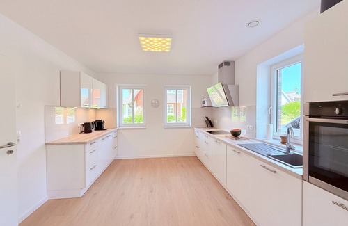Rosenhagen Casa | Vacation home, 500m to the beach, up to 8 people, 4 bedrooms, free WLAN