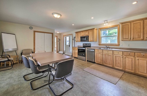 New Harbor Casa | Spacious Bristol House w/ Deck & Harbor Views!