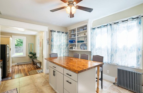 Ashfield Apartamento | Spacious Broadway Home/Downtown Western Modern Charm with parking