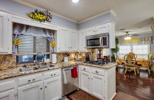 Briarcrest Estates Cabaña | Spacious Bryan Vacation Rental w/ Pool & Patio!