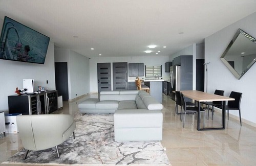 Concepción Casa | Spacious building in wonderful Heredia with fitness room. Jacuzzi pool tennis c