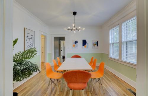 Cooper-Young Historic District Casa | Spacious Bungalow with 6 Beds, Games, and Fire Pit - Close to Beale Street, BBQ, Graceland, & Liberty Bowl