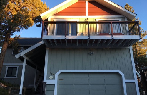 Whispering Forest Casa | Spacious Cabin: Fun Game Room, Large Kitchen, Views!