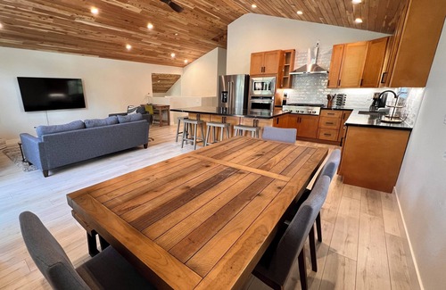 Serene Lakes Casa | Spacious Cabin near Sugar Ski Resort