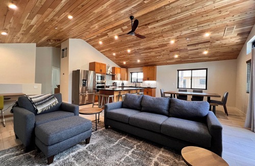 Serene Lakes Casa | Spacious Cabin near Sugar Ski Resort