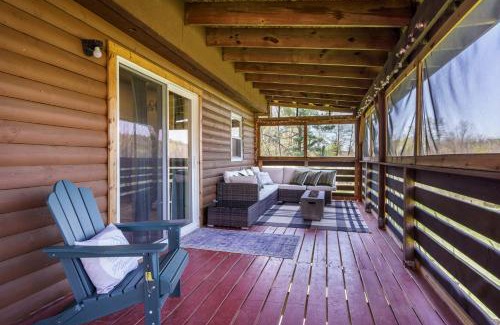 Laurelville Apartamento | Spacious Cabin Near Hocking Hills and Caves with Hot Tub and Firepit