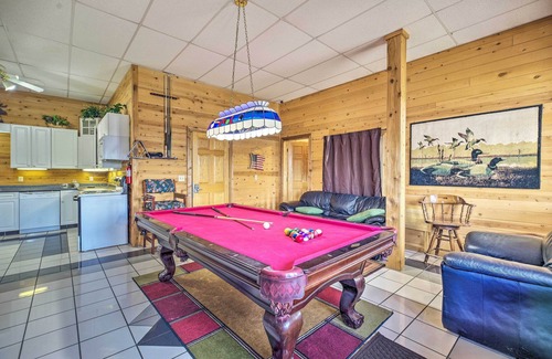 Albany Cabina | ¡NUEVO! Amplia cabina en Dale Hollow Lake w / Hot Tub!