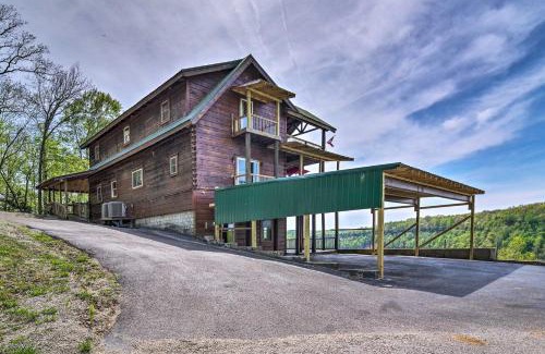 Albany Casa | Spacious Cabin on Dale Hollow Lake with Hot Tub!
