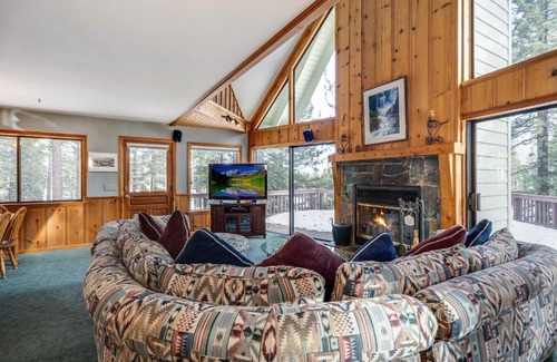 Arnold Casa | Spacious Cabin Sleeps up to 12 - Sky High #86