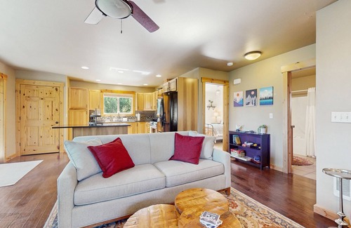 Cle Elum Cabina | Spacious cabin w/large deck, grill, w/d & great location