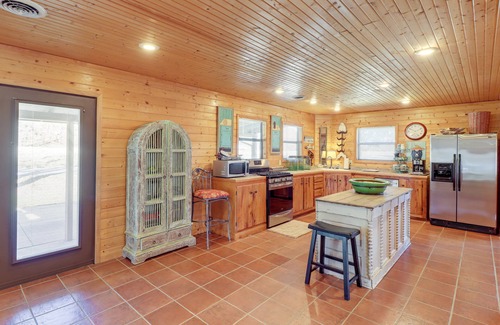 Flippin Cabina | Spacious Cabin w/ Private Dock on White River!