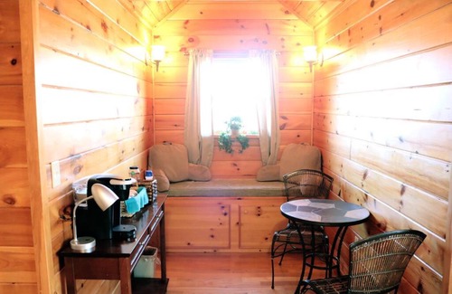 Hot Springs Casa | Spacious Cabin with Excellent Views/Hot Tub/Wi-Fi
