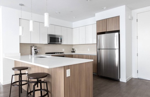Campbell Apartamento | Spacious Campbell 2BR w/ Pool, Parking, walk to Groceries, by Blueground