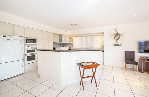 Banksia Beach Casa | Spacious Canal Home With Pontoon!