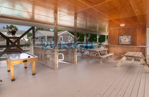 Narragansett Casa | Spacious Cape, Pool Access, Hypoallergenic Dog Friendly
