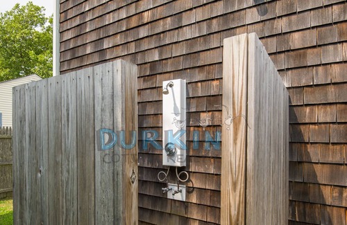 Narragansett Casa | Spacious Cape, Pool Access, Hypoallergenic Dog Friendly