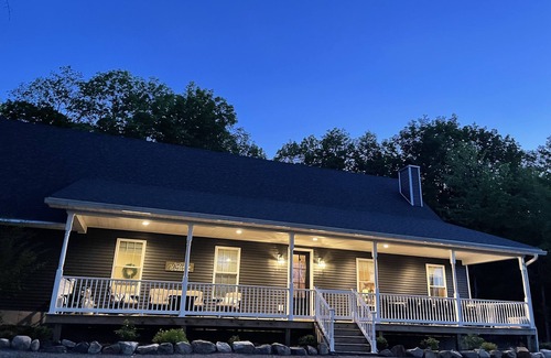 Town of Dickinson Center Casa | Spacious Cape Style house on 43 acres with pond