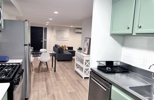 Southeast Casa | Spacious Capitol Hill Apartment Near Metro & Sites