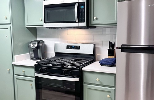 Southeast Casa | Spacious Capitol Hill Apartment Near Metro & Sites
