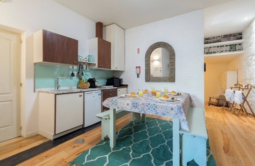Lordelo do Ouro e Massarelos Apartamento | Spacious Captivating Flat | Terrace